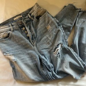 Light washed mom jeans